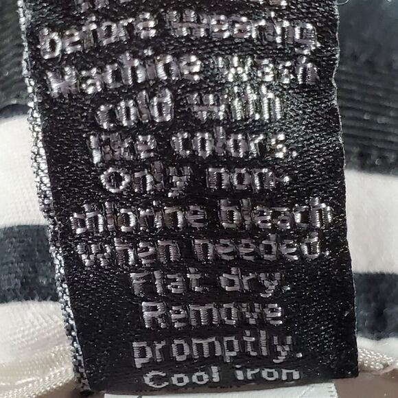 🔹️Apt 9 Black & White Stripe Cuffed Shorts Size 4 - Picture 9 of 10